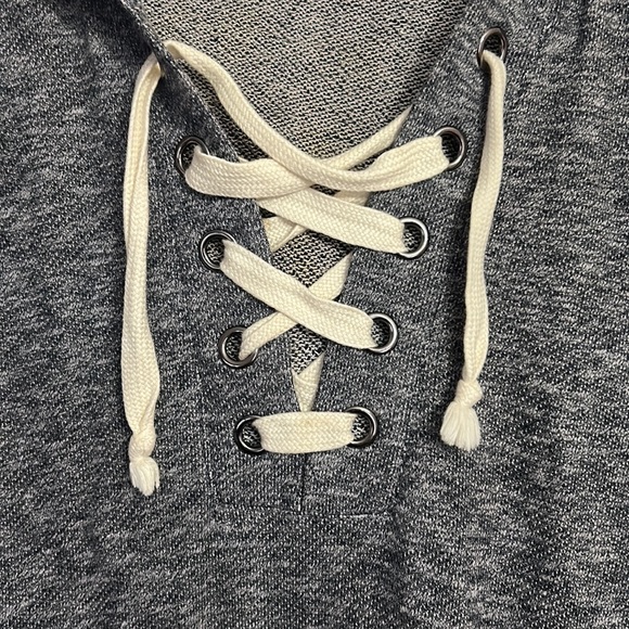 Women’s medium hooded lace up sweatshirt - Picture 3 of 5